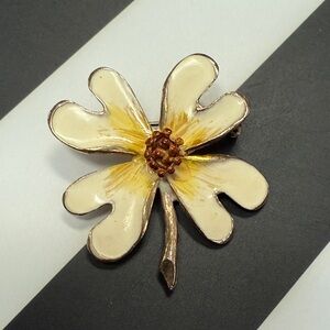 Elegant Cream and Gold Flower Brooch